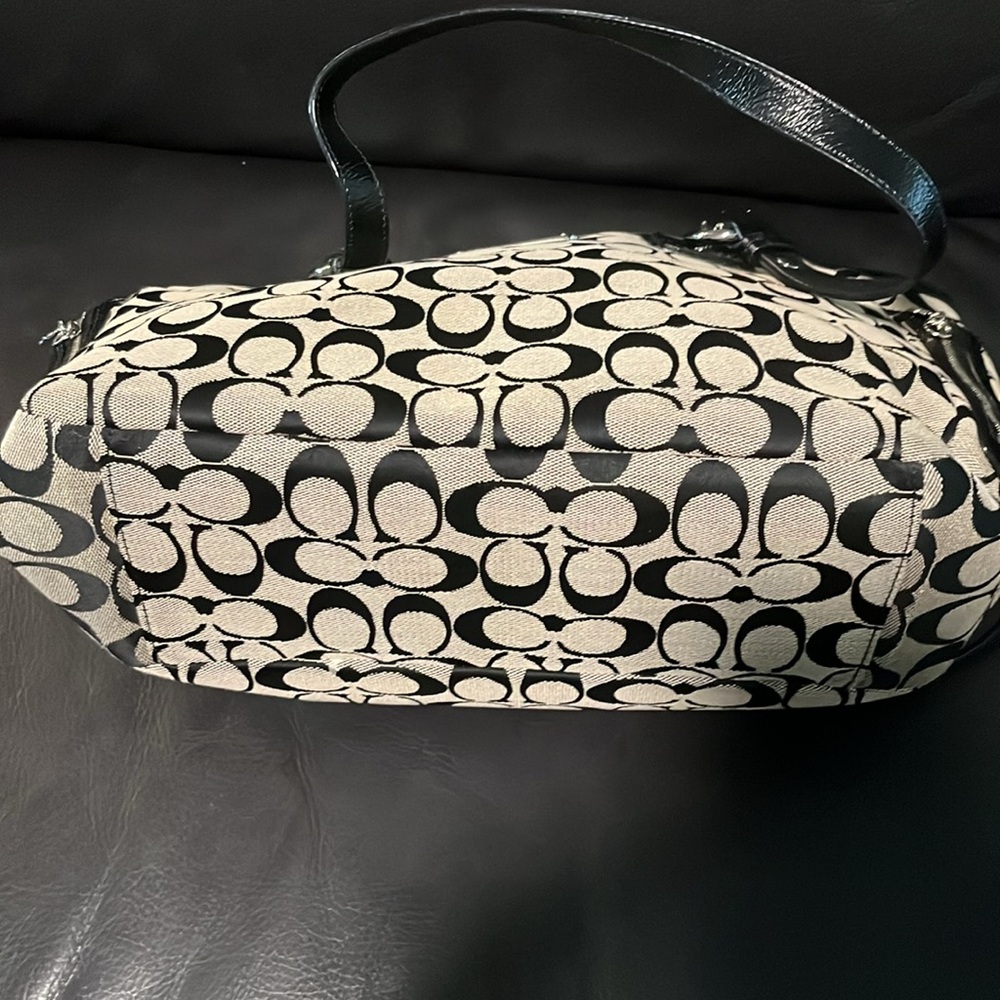 EUC Coach handbag - Picture 6 of 11